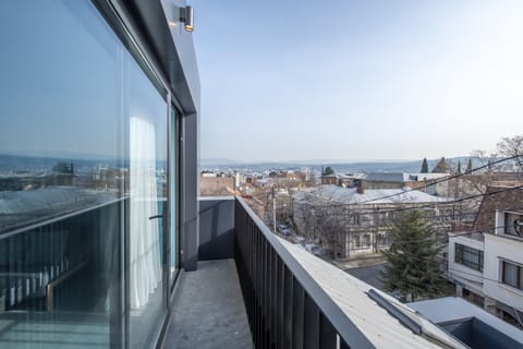 One-bedroom Apartment | Balcony