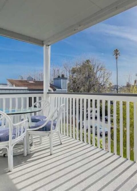 Soak up the sun on a private balcony and hear to roars for the Giant Dipper Roller Coaster from the Boardwalk