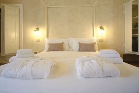 Romantic Double Room | Premium bedding, down comforters, memory foam beds, free minibar