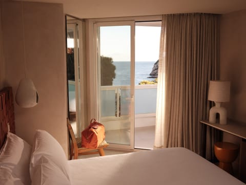 Deluxe Room, 1 King Bed, Sea View | Beach/ocean view