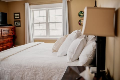Premium Room | Egyptian cotton sheets, premium bedding, down comforters, pillowtop beds
