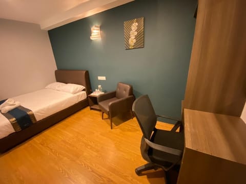 Business Room | Free WiFi, bed sheets