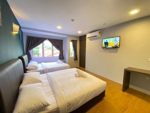 Family Suite | Free WiFi, bed sheets