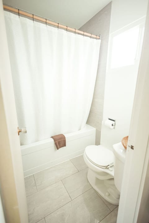 2 Queen Beds, Ground Floor | Bathroom | Free toiletries, hair dryer