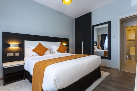 Deluxe Suite | Premium bedding, pillowtop beds, minibar, in-room safe