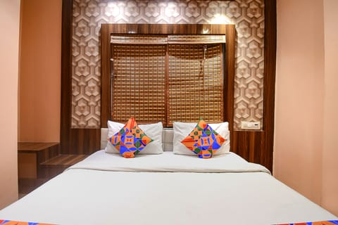 Premium Room | Egyptian cotton sheets, premium bedding, in-room safe, desk