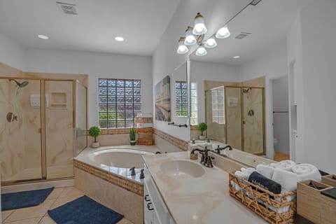 House, 3 Bedrooms | Bathroom | Towels, shampoo