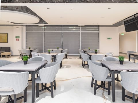 Free daily local cuisine breakfast