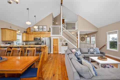 "Our group of 8 had a lovely stay! We had lots of room and enjoyed the view." - Lauren