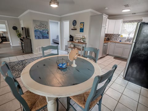 Dining area with seating for 4