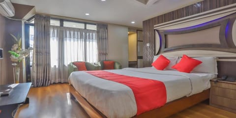 Deluxe Single Room | Free WiFi, bed sheets