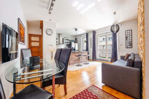 Apartment (12B/4) | In-room dining