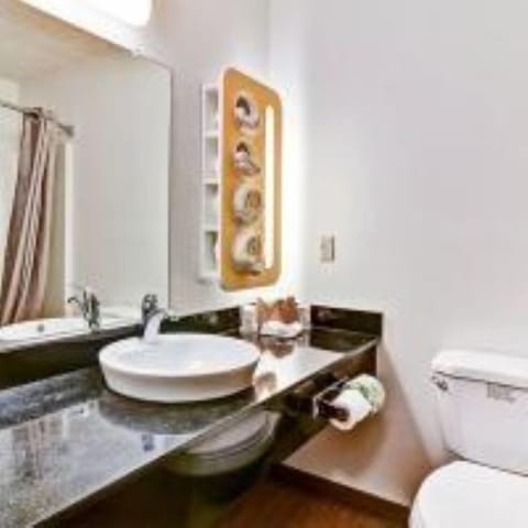 Standard Room, 2 Double Beds | Bathroom | Bathtub, deep soaking tub, hair dryer, towels