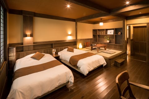 Japanese Western Twin Room with Shower - Main Building | In-room safe, free WiFi, bed sheets