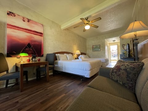 Room, 1 Bedroom | 1 bedroom, iron/ironing board, free WiFi
