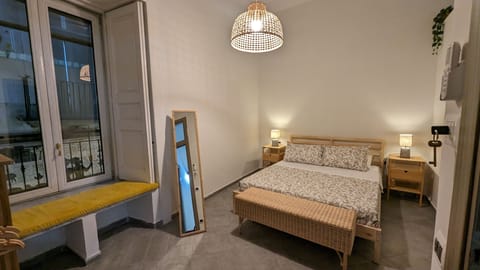 Signature Room, 1 Bedroom, City View | Individually decorated, blackout drapes, iron/ironing board, free WiFi