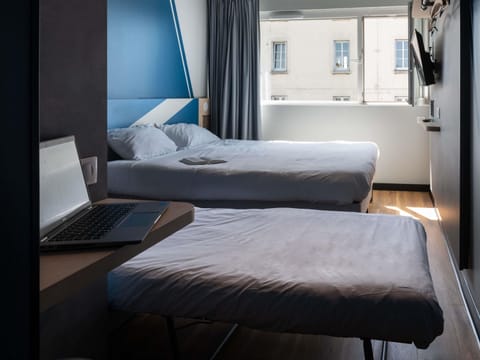 Room, 1 Double Bed with Sofa bed, Non Smoking | Desk, laptop workspace, blackout drapes, soundproofing