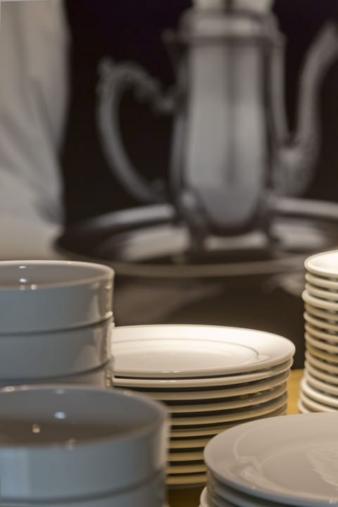 Daily buffet breakfast (EUR 9.90 per person)