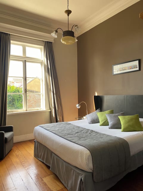 Comfort Double Room | Soundproofing, free WiFi, bed sheets