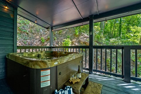 Relax in the hot tub after a day at the Smoky National Park