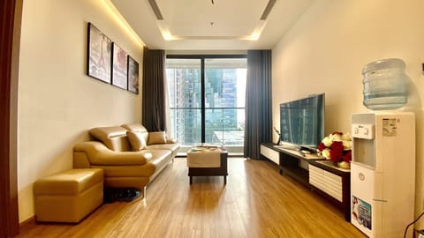 Deluxe Apartment, 2 Bedrooms, City View | Living area