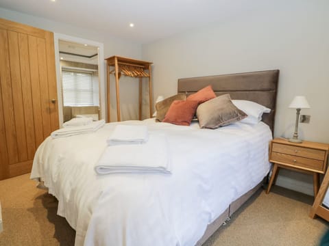 2 bedrooms, individually decorated, individually furnished, free WiFi