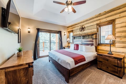 Condo 298 - The Aspen Quakes - 4 bedroom | Premium bedding, pillowtop beds, iron/ironing board, free WiFi