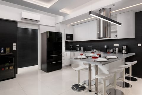 Apartment, 3 Bedrooms, Smoking, Balcony | Private kitchen