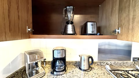 House, 2 Bedrooms, Smoking, Balcony | Private kitchen