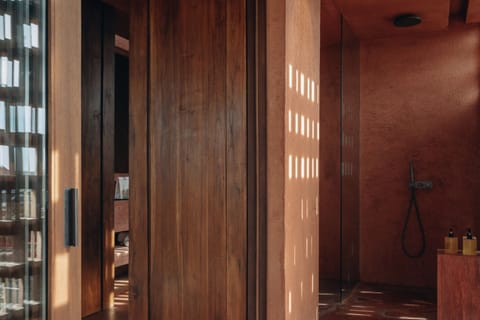 Deluxe Suite, 1 King Bed, Non Smoking | Bathroom | Eco-friendly toiletries, hair dryer, bathrobes, slippers