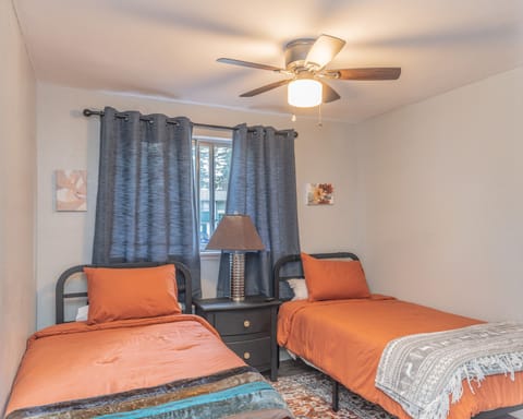 2 Twin Beds With 45inch TV