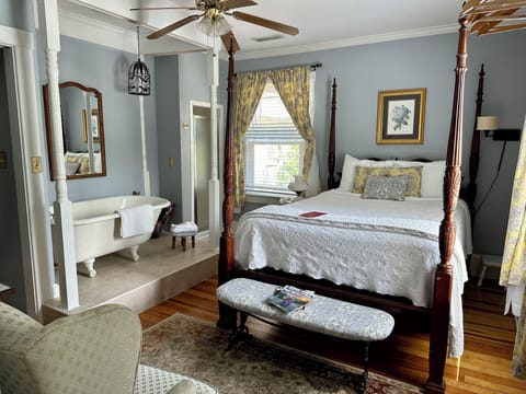 Anniversary Room | In-room safe, individually decorated, individually furnished