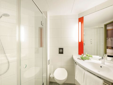 Shower, eco-friendly toiletries, hair dryer, towels