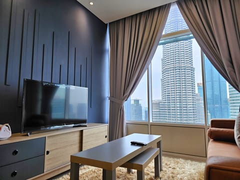 Signature Suite | Living area | LED TV, Netflix, streaming services