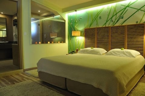Grand Suite | 1 bedroom, premium bedding, minibar, in-room safe