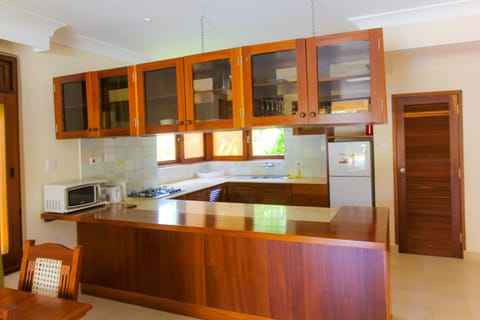 Villa, 2 Bedrooms, Smoking, Balcony | Private kitchen