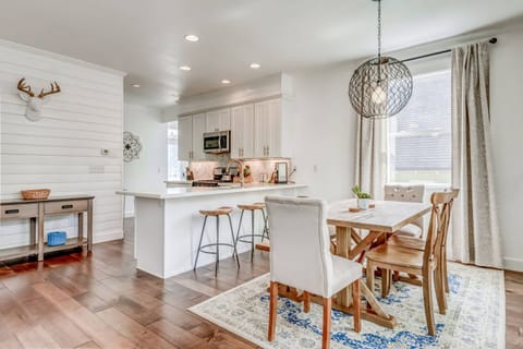 "Nice house, close to beach and in a quiet neighborhood" - Gunnar