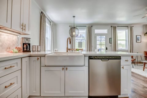 Prepare a delicious meal made from fresh, local seafood.