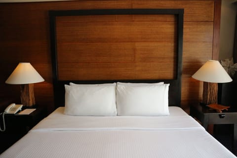 Presidential Suite (1 Double Bed - Semi Queen Size) | Premium bedding, minibar, in-room safe, desk