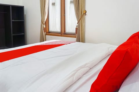 Deluxe Double Room | Desk, laptop workspace, free WiFi, bed sheets