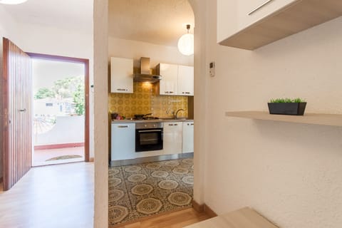 Family Apartment, 1 Bedroom (Baia Degli Dei Bilo Close To Taormina) | Private kitchen | Fridge, oven, stovetop, cookware/dishes/utensils