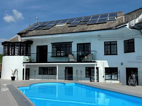 Living room balcony overlooking the pool