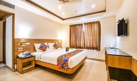 Premium Room | Egyptian cotton sheets, premium bedding, soundproofing, free WiFi