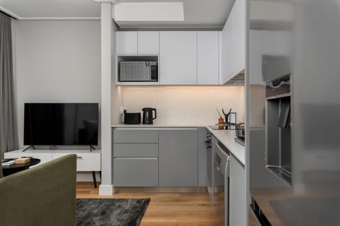 Gallery Apartment | Private kitchen | Fridge, microwave, oven, stovetop