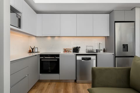 Gallery Apartment | Private kitchen | Fridge, microwave, oven, stovetop