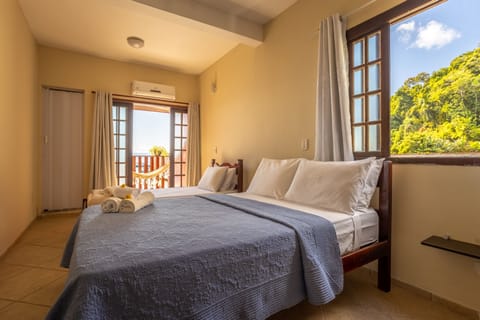 Family Room | Desk, bed sheets