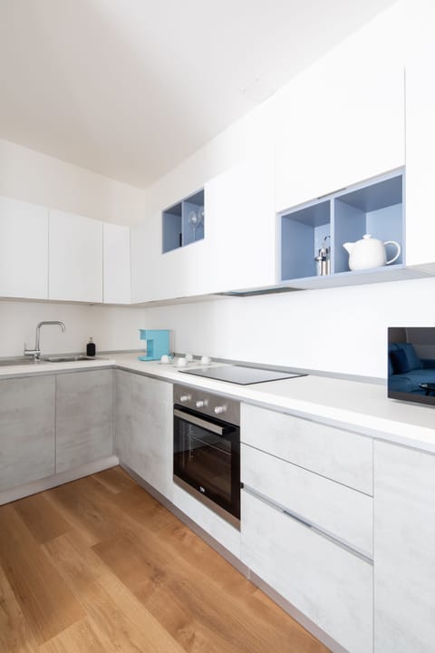 Apartment | Private kitchen | Full-size fridge, microwave, oven, stovetop