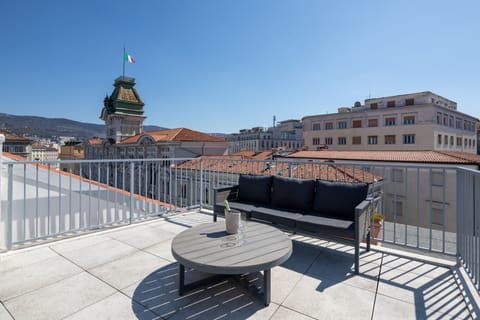 Penthouse | Terrace/patio