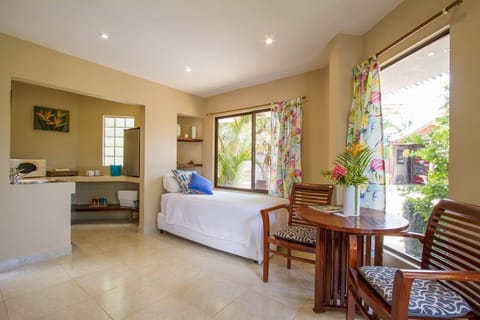 Twin Room, 1 Bedroom, Pool View | Premium bedding, pillowtop beds, in-room safe, soundproofing