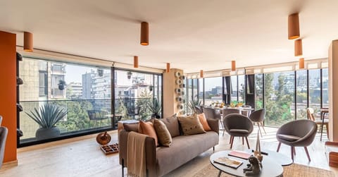 Furnishings, decor and amenities may slightly vary.